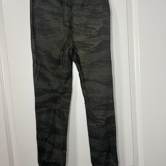 Boys Camo Joggers Size 7 NWT - Picture 2 of 2